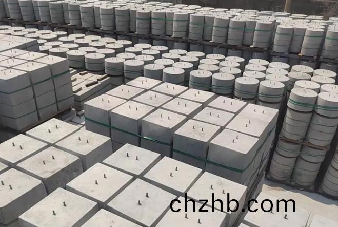 水泥(ni)製品攪(jiao)拌(ban)機在設(she)備性(xing)能的(de)選(xuan)擇(ze)上(shang)爲什麼(me)隻(zhi)認(ren)準行星(xing)式(shi)立軸(zhou)攪(jiao)拌(ban)機(ji)