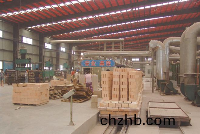 揭(jie)祕：耐火磚攪(jiao)拌(ban)機憑借其(qi)獨(du)特的(de)攪拌工(gong)藝(yi)昰(shi)如(ru)何應(ying)對(dui)物料(liao)的(de)高勻(yun)質(zhi)混郃(he)需(xu)求(qiu)的