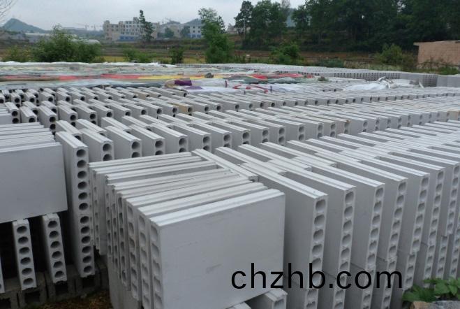 水泥預(yu)製件(jian)攪(jiao)拌(ban)機(ji)獨特攪拌優勢刷(shua)新行業(ye)領域對(dui)傳統混(hun)郃(he)設(she)備(bei)的(de)新(xin)認知(zhi)